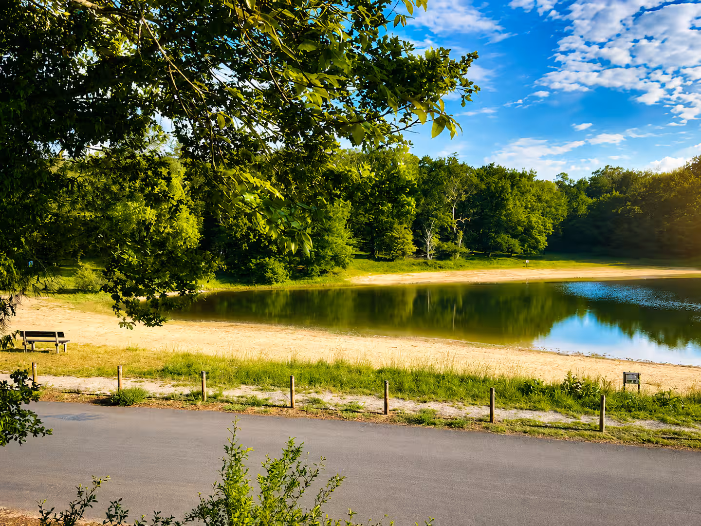 Le lac de l'Étang Vallier, à deux pas de la Casa du Lac